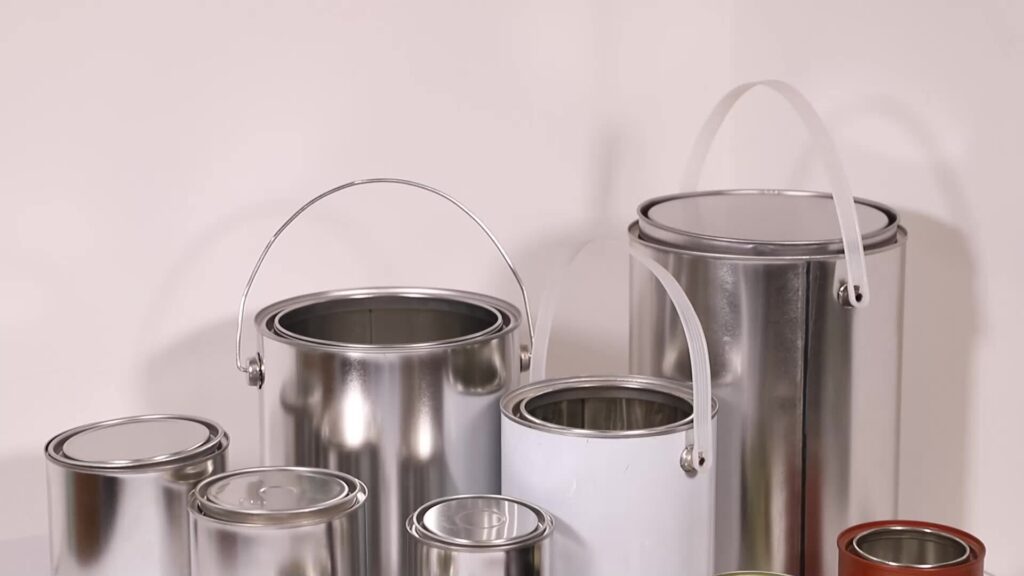 Metalik ve İllüzyon Renkler: Aksesuarlarda Krom ve Altın Görünümü Nasıl Sağlanır?